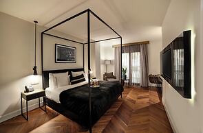 39 Kalamis Marina Hotel