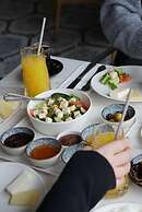 39 Kalamis Marina Hotel