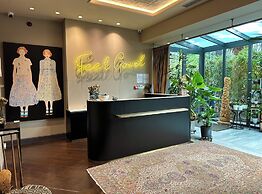 39 Kalamis Marina Hotel