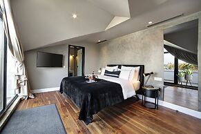 39 Kalamis Marina Hotel