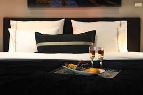 39 Kalamis Marina Hotel