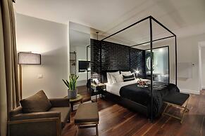 39 Kalamis Marina Hotel