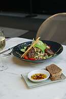 39 Kalamis Marina Hotel