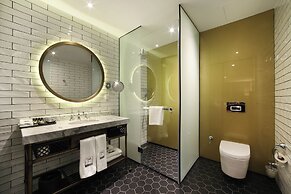 39 Kalamis Marina Hotel