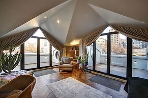 39 Kalamis Marina Hotel