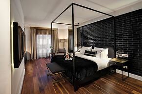 39 Kalamis Marina Hotel