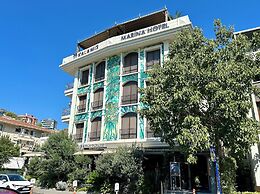 39 Kalamis Marina Hotel