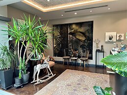 39 Kalamis Marina Hotel