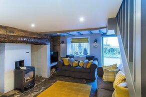 Cosy 2 Bedroom Cottage With Log-burner & Parking