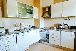 Help Yourself Hostels - Restelo