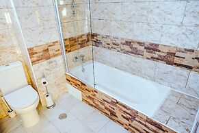 Help Yourself Hostels - Restelo