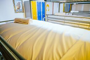 Help Yourself Hostels - Restelo