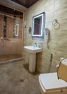Hotel West