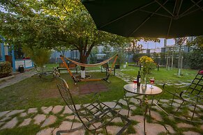Hotel West