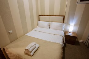 Hotel West