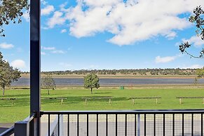 Reflections Lake Keepit - Holiday Park