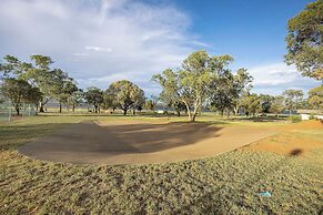 Reflections Lake Keepit - Holiday Park