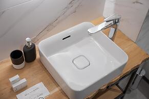 Acropolis Unique Residence