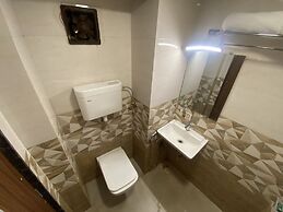 Hotel Apsara Near JJ Hospital