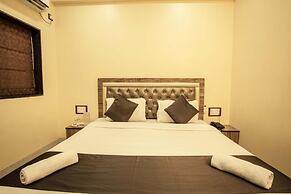 Hotel Apsara Near JJ Hospital