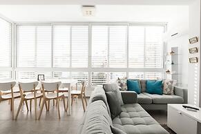 Quiet Street In A Central Location Apt