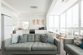 Quiet Street In A Central Location Apt