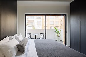 Mr. Louis - By TLV2GO