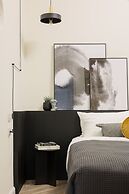 Mr. Louis - By TLV2GO