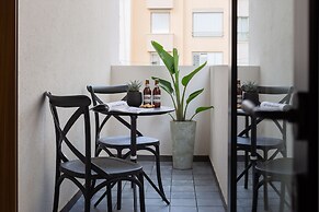 Mr. Louis - By TLV2GO