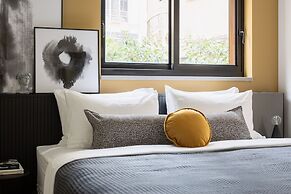 Mr. Louis - By TLV2GO