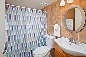 Tempe Escape · Prime Location, Sparkling Pool, Bbq, Tennis Court