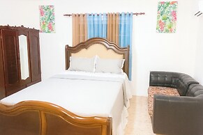 Chantal House Sleeps 8 With Garden