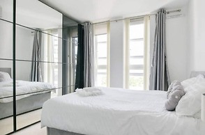 Lux 1-bed Apt. With Balcony