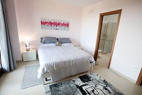 Immaculate Large House With Panoramic Views