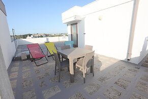 Immaculate Large House With Panoramic Views