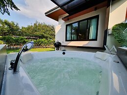 Bannjamjuree Resort Sattahip