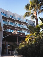 Cavo Zoe Seaside Hotel