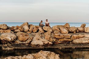 Cavo Zoe Seaside Hotel