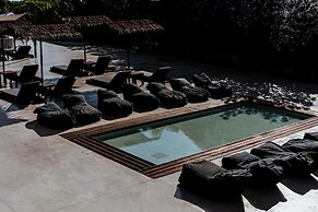 Cavo Zoe Seaside Hotel