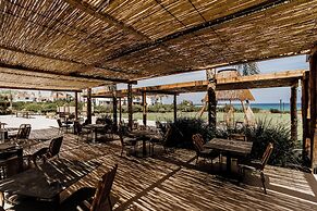 Cavo Zoe Seaside Hotel