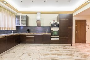 Keramikos Flower Power Residence