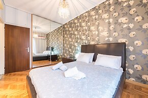 Keramikos Flower Power Residence