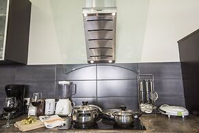 Keramikos Flower Power Residence