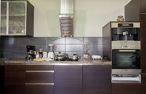 Keramikos Flower Power Residence