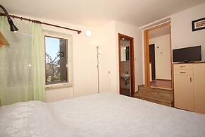 Studio Apartment Valkane