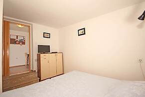 Studio Apartment Valkane