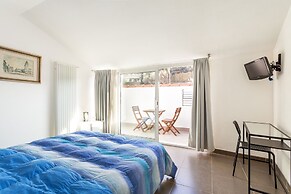 Vernazza Rooms & Apartments