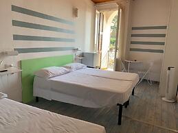 Vernazza Rooms & Apartments