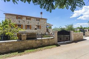Holiday house Matija with a pool