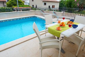 Apartments Lumare with private pool